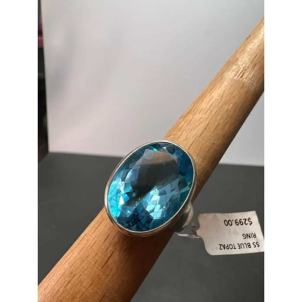 NEW Blue topaz sterling silver ring size 8 / 12.47 grams